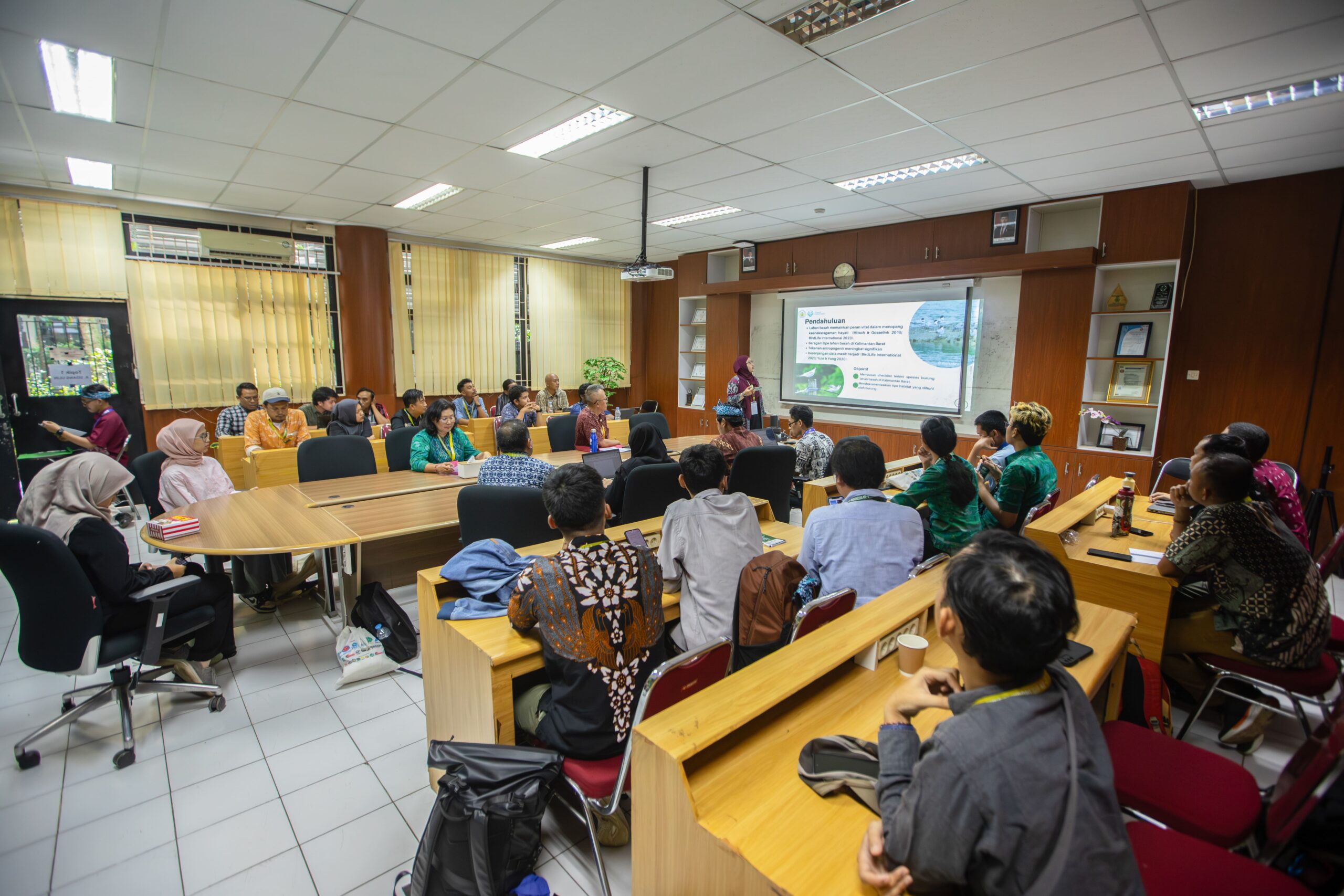 Presentasi di R. Ulin